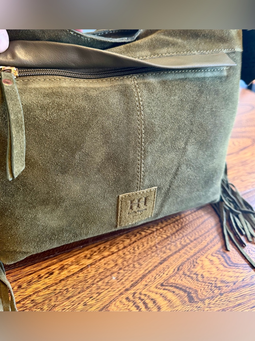 STUNNING Fall’s must have Haute Hippie Olive Green Suede Fringe Hobo Bag! - Picture 8 of 11